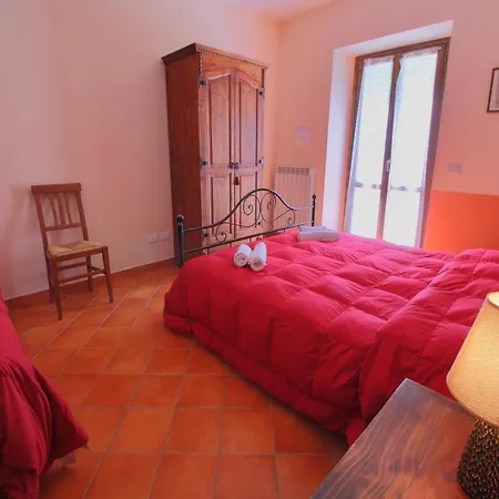 With Swimming Pool, Spacious Garden, Private Terrace And Views * Apecchio
