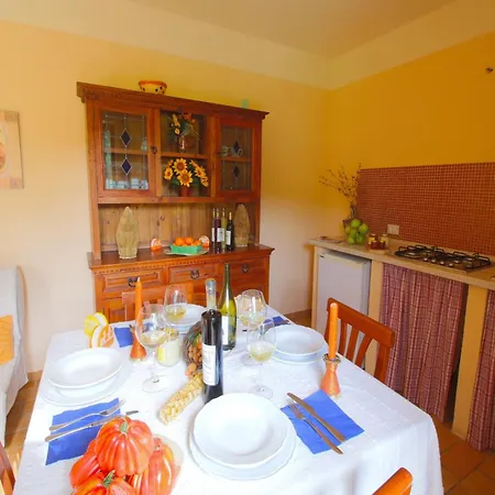 With Swimming Pool, Spacious Garden, Private Terrace And Views Ferienhaus *