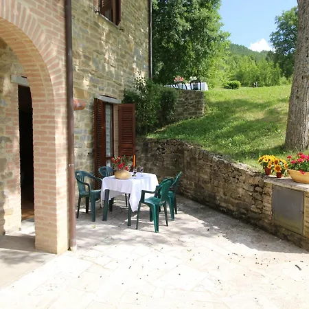 With Swimming Pool, Spacious Garden, Private Terrace And Views Apecchio