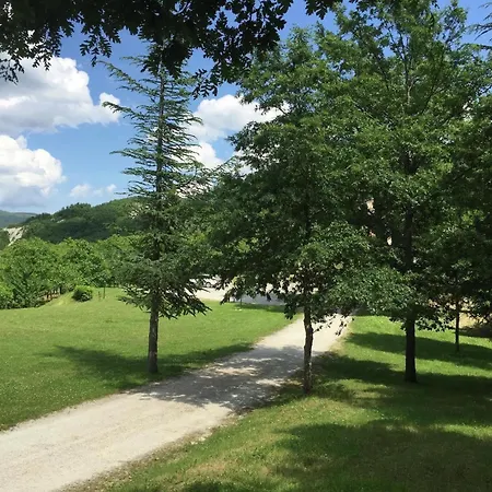 With Swimming Pool, Spacious Garden, Private Terrace And Views Prázdninový dům