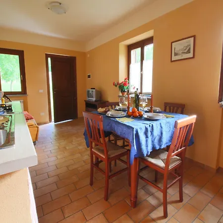 With Swimming Pool, Spacious Garden, Private Terrace And Views Prázdninový dům Apecchio