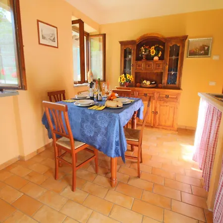 With Swimming Pool, Spacious Garden, Private Terrace And Views Apecchio