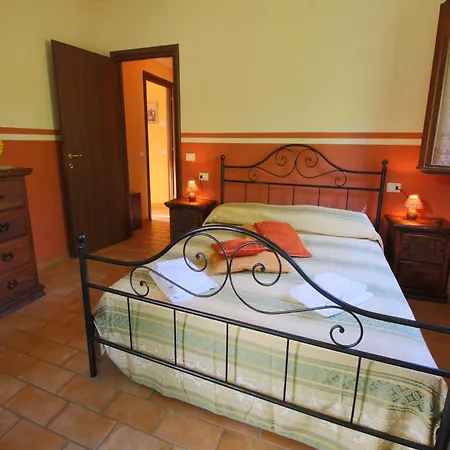 Prázdninový dům With Swimming Pool, Spacious Garden, Private Terrace And Views *
