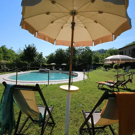With Swimming Pool, Spacious Garden, Private Terrace And Views Casa vacanze Apecchio