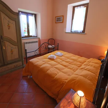With Swimming Pool, Spacious Garden, Private Terrace And Views Prázdninový dům