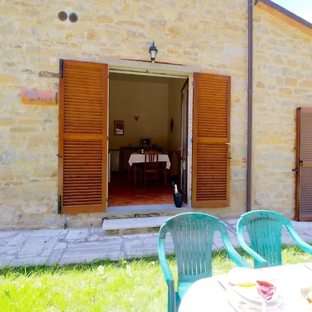 Prázdninový dům With Swimming Pool, Spacious Garden, Private Terrace And Views