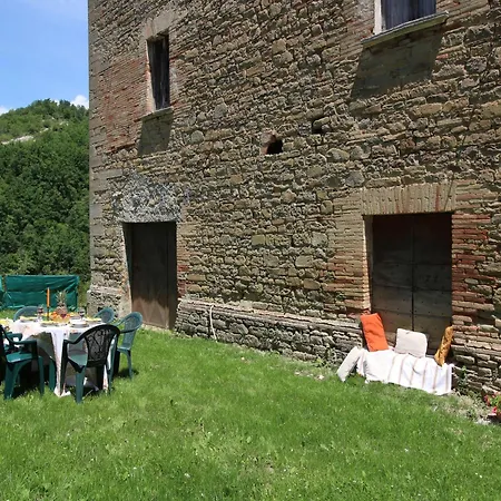 With Swimming Pool, Spacious Garden, Private Terrace And Views Prázdninový dům Apecchio